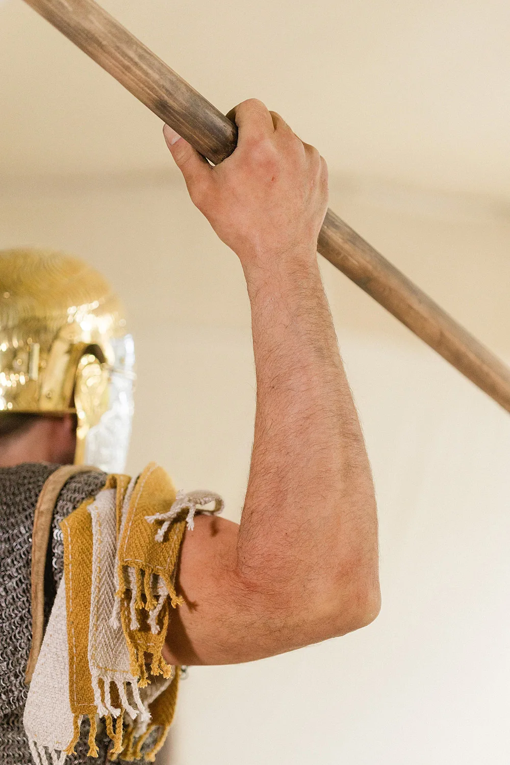 Lebensechte Museumsfigur eines römischen Reiters – Arbeit aus dem Atelier Stelling
