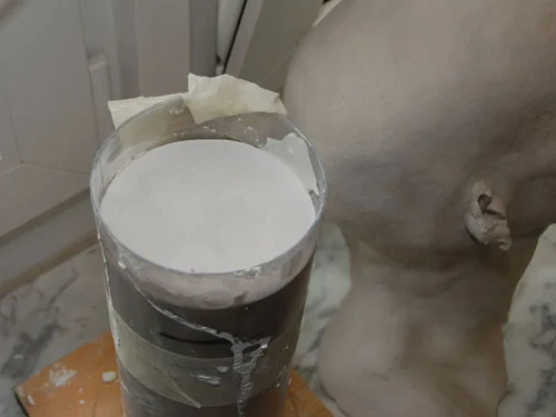 Arbeitsschritt bei der Herstellung einer lebensechten Museumsfigur